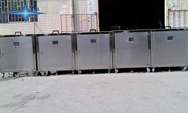 超聲波清洗機用什么水？放多少水合適？