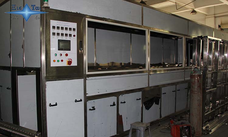 超聲波清洗機(jī)的清洗槽是哪些材質(zhì)？清洗溫度多少度適宜？