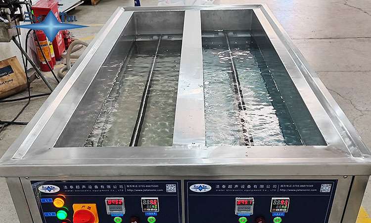 超聲波清洗機(jī)的水泵選擇：類型、特性與應(yīng)用指南