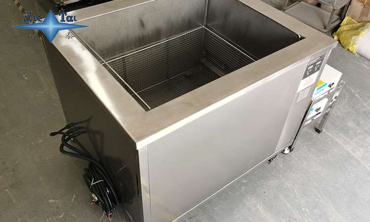 超聲波清洗機(jī)清洗黃金的介質(zhì)選擇與操作要點(diǎn) 超聲波清洗機(jī)清洗黃金的介質(zhì)選擇與操作要點(diǎn)